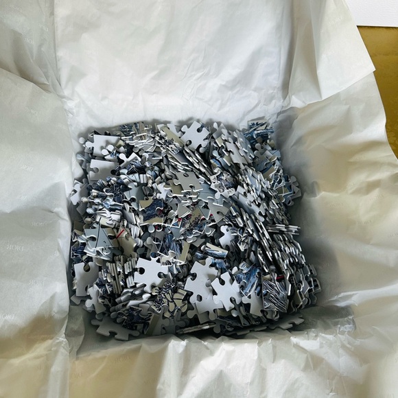 Dior Around the World 500 piece puzzle - Picture 3 of 4
